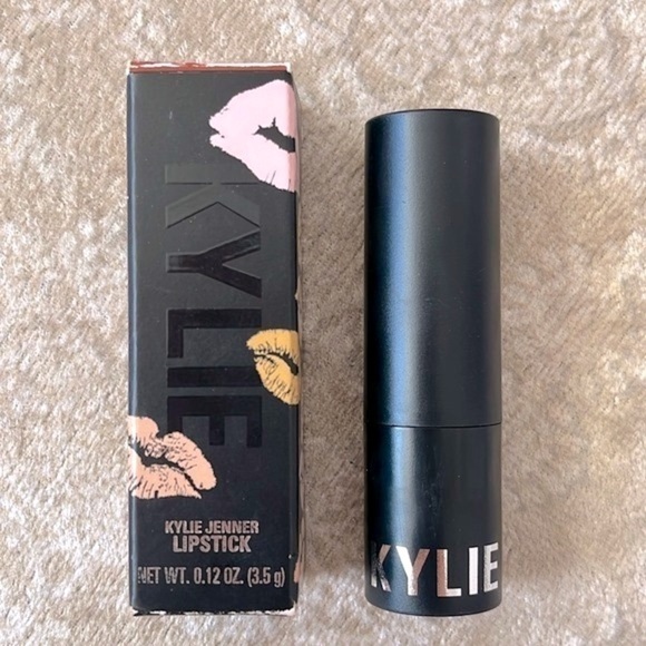 Brand New Kylie Jenner Lipstick DULCE DE LECHE Crème Satin Sheen Moisturizing - Picture 2 of 9